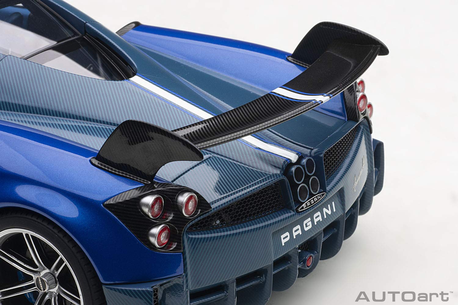 Amazon.co.jp: AUTOart オートアート: PAGANI